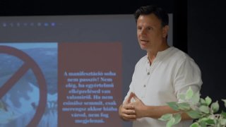 08. Manifesztáció