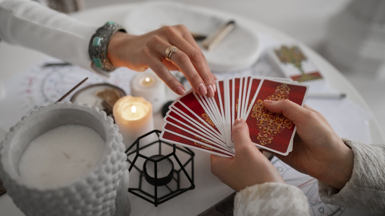 TAROT